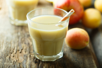 Pear apple smoothie