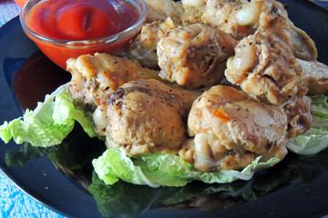 fried wings with sauce