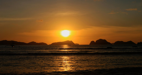 Fototapeta na wymiar sunset on El Nido island, philippine