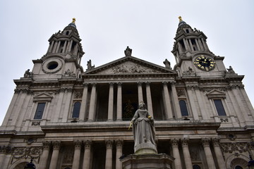St Pauls Cathedral. Facade closeup with Queen Anne statue. London, United Kingdom.