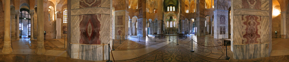 Ravenna, interno della basilica di San Vitale a 360°.