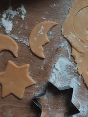 plätzchen formen backen teig mond stern 