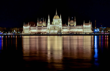 Naklejka premium The night city.