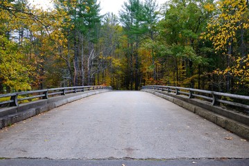 Fototapeta na wymiar The Mohawk Trail through The Berkshire Hills (Massachusetts, USA) in autumn