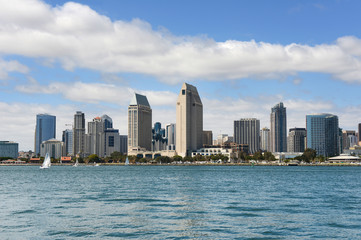 Fototapeta na wymiar San Diego skyline during a sunny day