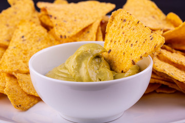 Sauce mustard, is served to piles