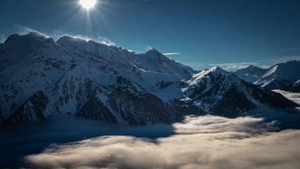 Blick über das Zillertal bei strahlendem Sonnenschein