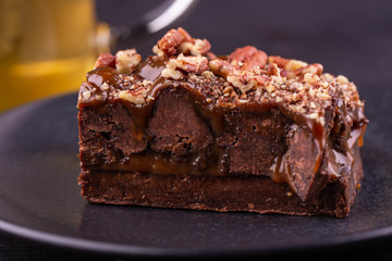 Brownie chocolate and caramel with shredded nut