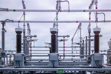 High-voltage lines with insulators
