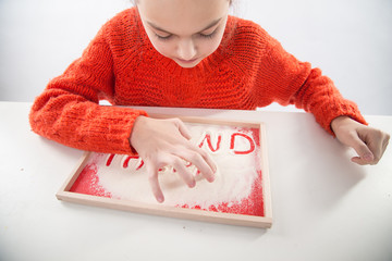  Integracja sensoryczna. Ćwiczenia na sprawność ruchową dłoni i palców. © doroguzenda