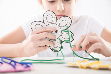  Integracja sensoryczna. Ćwiczenia na sprawność ruchową dłoni i palców. © doroguzenda