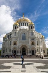 Fototapeta na wymiar Naval Cathedral of St. Nicholas in Kronstadt