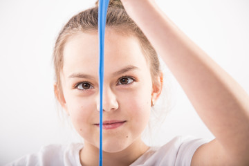 Terapia ręki. Ćwiczenia na sprawność ruchową dłoni i palców. © doroguzenda