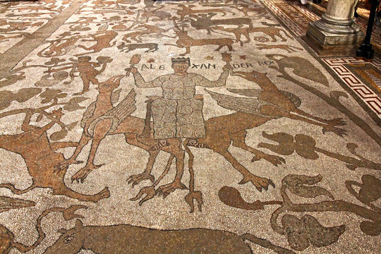 Alessandro Magno con due grifono nel grande mosaico pavimentale della Cattedrale di Otranto