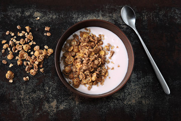 Healthy breakfast bowl with yogurt and granola.