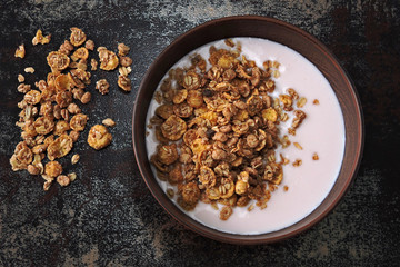 Healthy breakfast bowl with yogurt and granola.