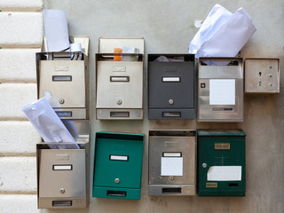 Mailboxes with correspondences