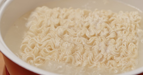 Cooking with instant noodles