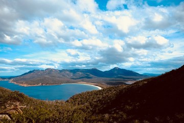 Fototapeta premium フレシネ半島のフレシネ国立公園にあるワイングラスベイ