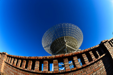 The observatory in the evening,The silhouette of a radio telesco