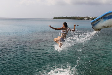  girl slide sea