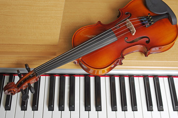 Fototapeta premium Violin and keyboard eletropiano