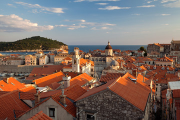 Obraz premium Dubrovnik, Dalmatia, Croatia - Old town of Dubrovnik at sunset, view from the fortress wall