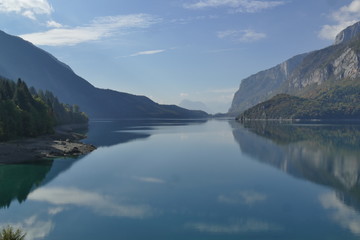 Fototapeta na wymiar Molveno Lake panorama from end of the lake