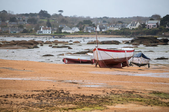 boats at low tide