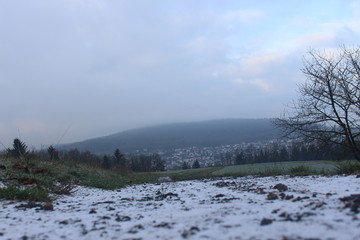 Verschneiter Feldweg