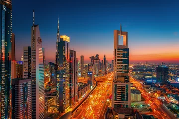 Fotobehang Prachtig uitzicht op het dak van Sheikh Zayed Road en wolkenkrabbers in Dubai, Verenigde Arabische Emiraten © Evgeni