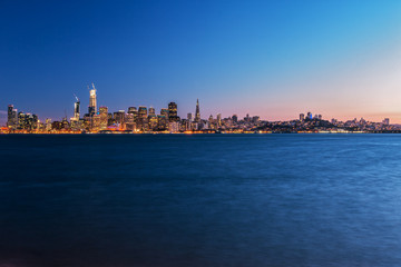Fototapeta premium San Francisco Skyline from Treasure Island at Night