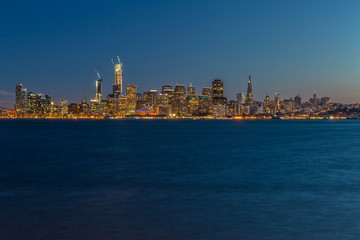 Obraz premium San Francisco Skyline from Treasure Island at Night