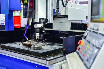 Linear Precision Cutting Machine / Industrial CNC Machine Tool