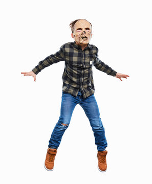 Junge mit Gruselmaske