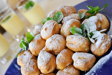 krapfen brandteig berliner gefüllt zucker süßspeise