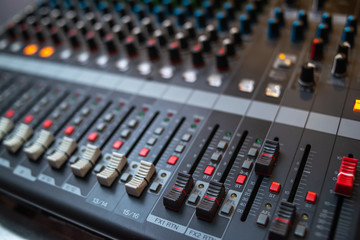 sound mixer console