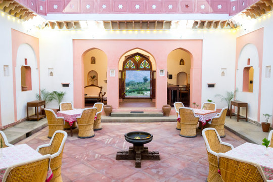 India, Rajasthan, Alwar, Heritage Hotel Ram Bihari Palace, courtyard