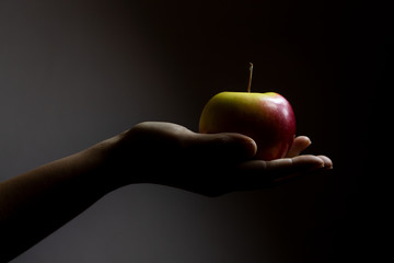 Apfel in Hand