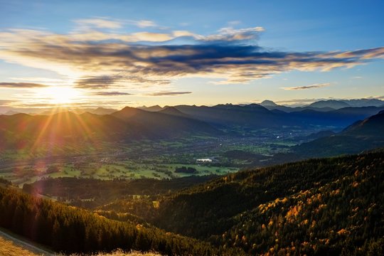 Isartal and Isarwinkel, view from Zwiesel near Wackersberg at sunrise, Upper Bavaria, Bavaria, Germany, Europe