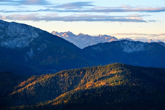 Karwendel Mountains with Hochkarspitze, morning view from Zwiesel near Wackersberg, Isarwinkel, Upper Bavaria, Bavaria, Germany, Europe