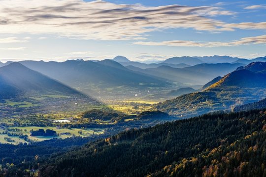 Isartal with Lenggries, Isarwinkel, view from Zwiesel, Upper Bavaria, Bavaria, Germany, Europe