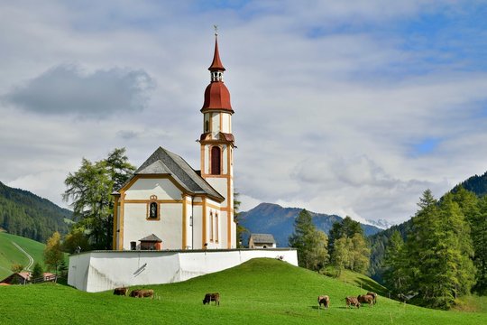 Parish church Obernberg zum Hl. St. Nikolaus, Obernberg, Tyrol, Austria, Europe