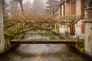 Passerelle/Ferri&egrave;res en G&acirc;tinais 