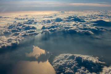 Crepuscular rays and tick cloud layer
