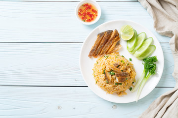 fried rice with crispy gourami fish