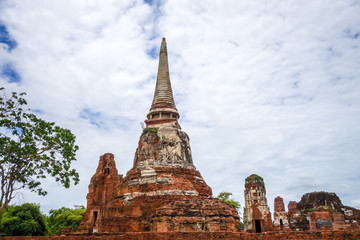 Fototapeta premium Wat Mahathat temple, Ayutthaya, Thailand