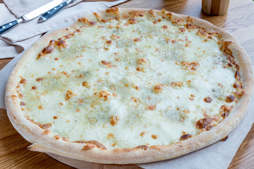 Pizza Quattro formaggi