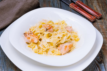 tagliatelli pasta with salmon
