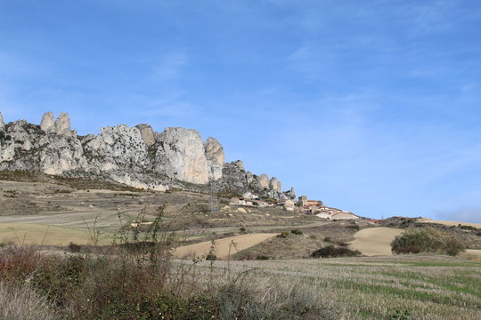 cellorigo,la rioja,comarca de haro,espa&ntilde;a,vista pe&ntilde;a luenga,montes obarenes